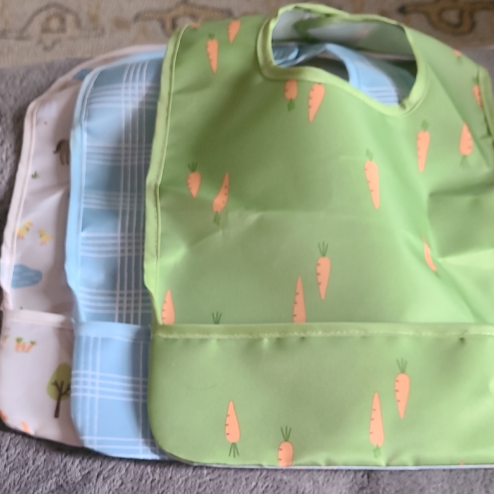 Source Unknown Green and Blue Carrot Print Kids Bib Set